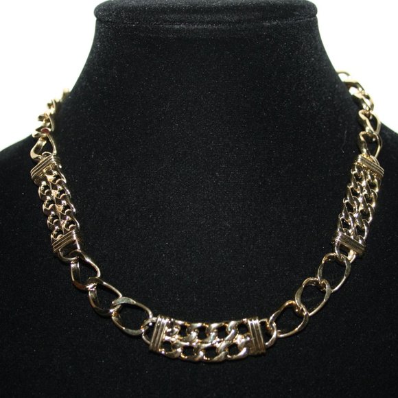 Vintage Jewelry - Woman's vintage gold chain necklace 18"